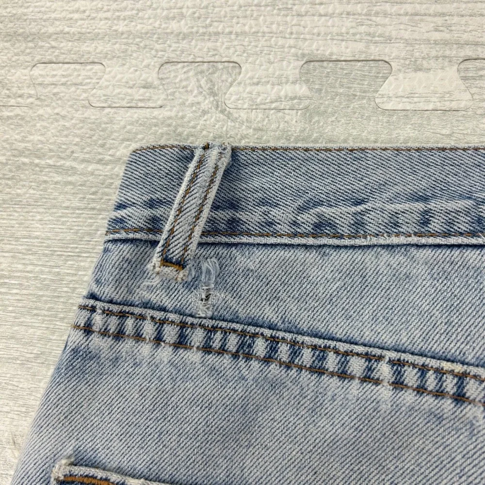 Vintage 90s Levis‎ 505 Jeans Size 34x30 Blue Light Wash Denim Regular Fit USA